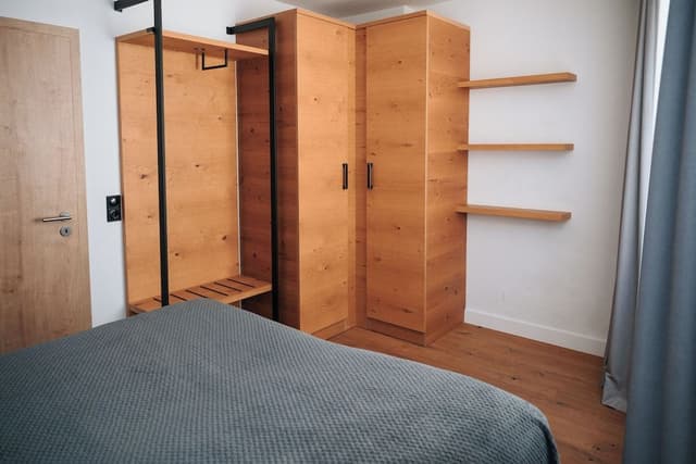 Apartment (large)