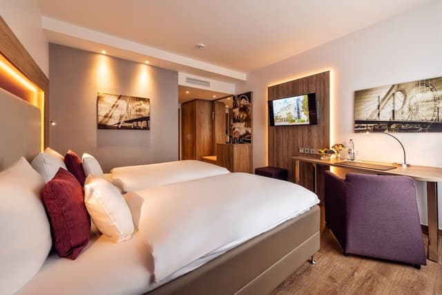 Standard Room, 1 Double Bed, Terrace, Park View