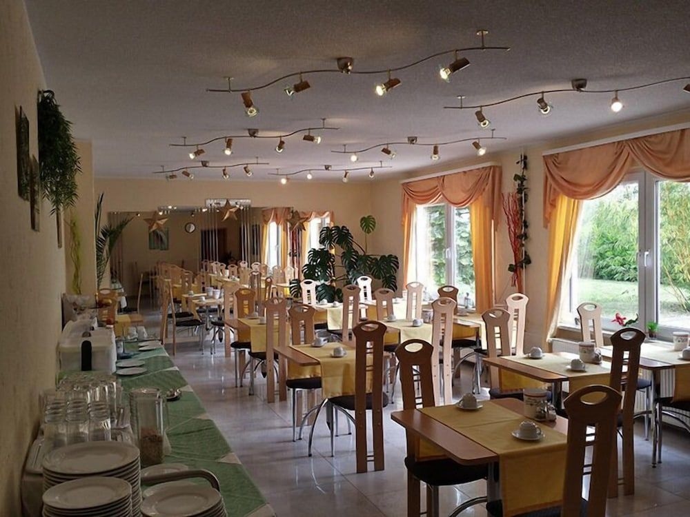 Hotel Merkur Garni1