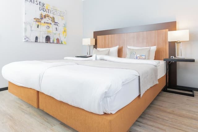 Comfort Room - Size: M(edium)