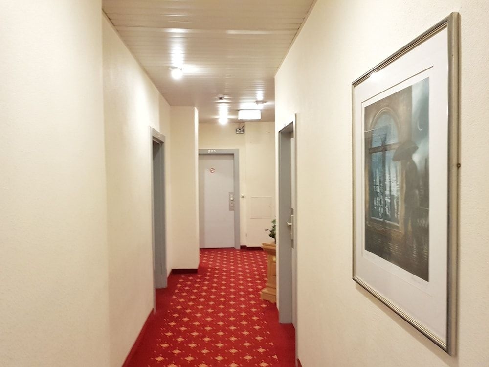 Hotel Kronprinz Garni4