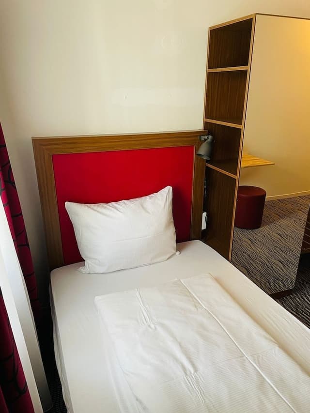 Deluxe Single Room