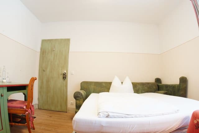 Family Room, 1 Bedroom