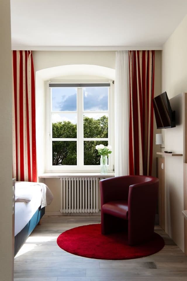 Classic Single Room