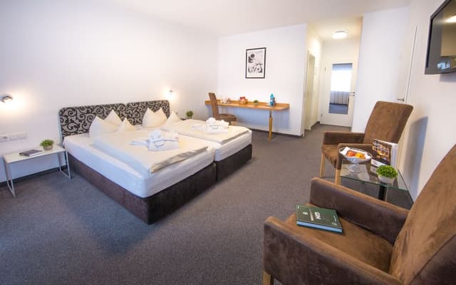 Comfort Room, Balcony