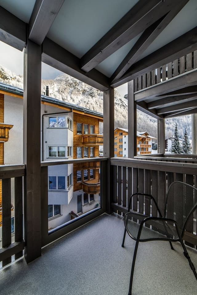 Family Room, Balcony