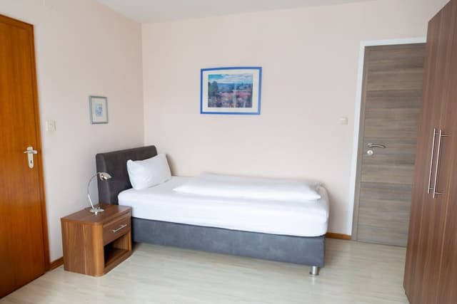 Basic Single Room