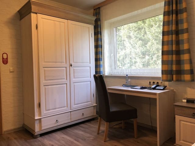 Standard Single Room (free public transport ticket)