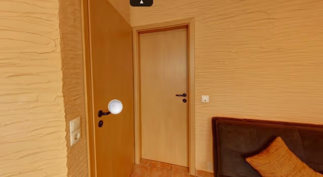 Double Room, 1 Queen Bed