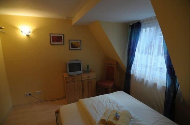 Double Room, 1 Double Bed