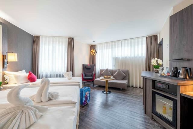 Premium Room, 3 Twin Beds (Cozy Sitting Corner)