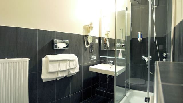 Comfort Quadruple Room, Multiple Beds, Private Bathroom, Courtyard View