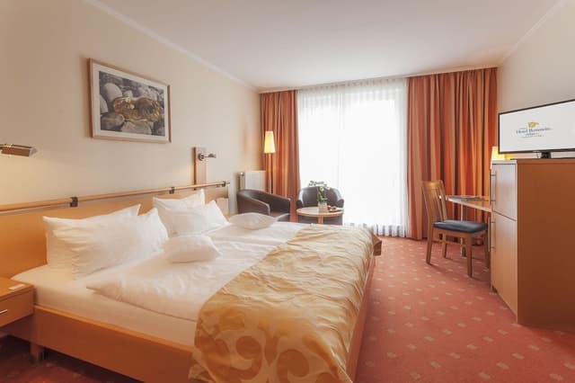 Standard Double Room, Balcony, Partial Ocean View