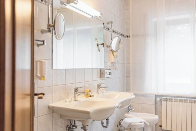 Business Single Room
