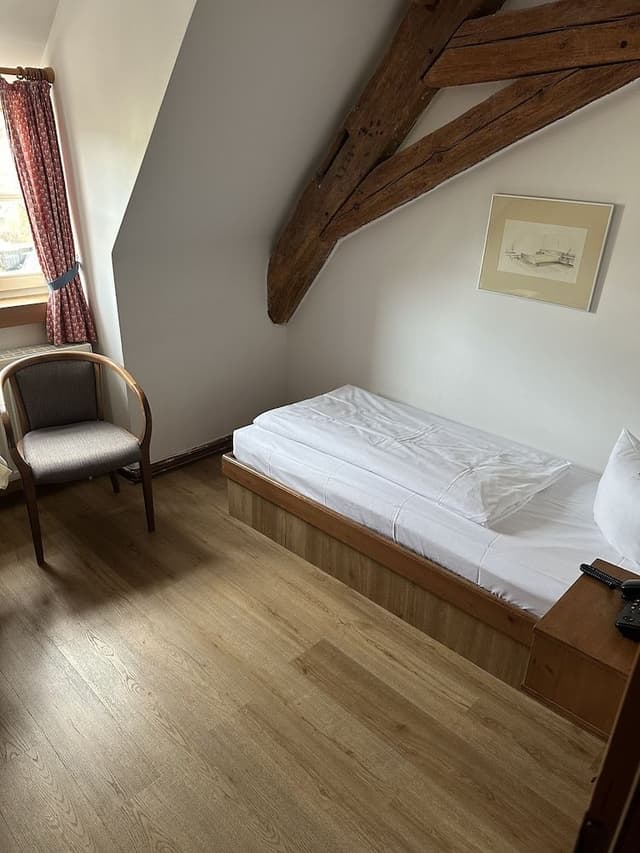 Single Room, Private Bathroom