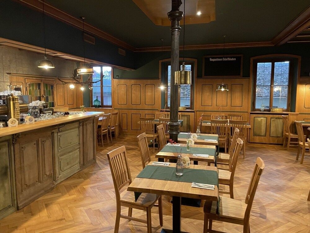 Bayerischer Hof4