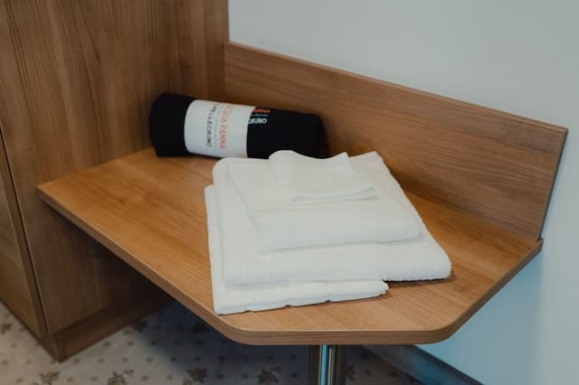 Comfort Single Room, 1 Large Twin Bed, Non Smoking, Private Bathroom