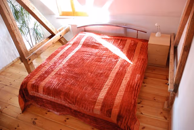 Studio, 1 Twin Bed