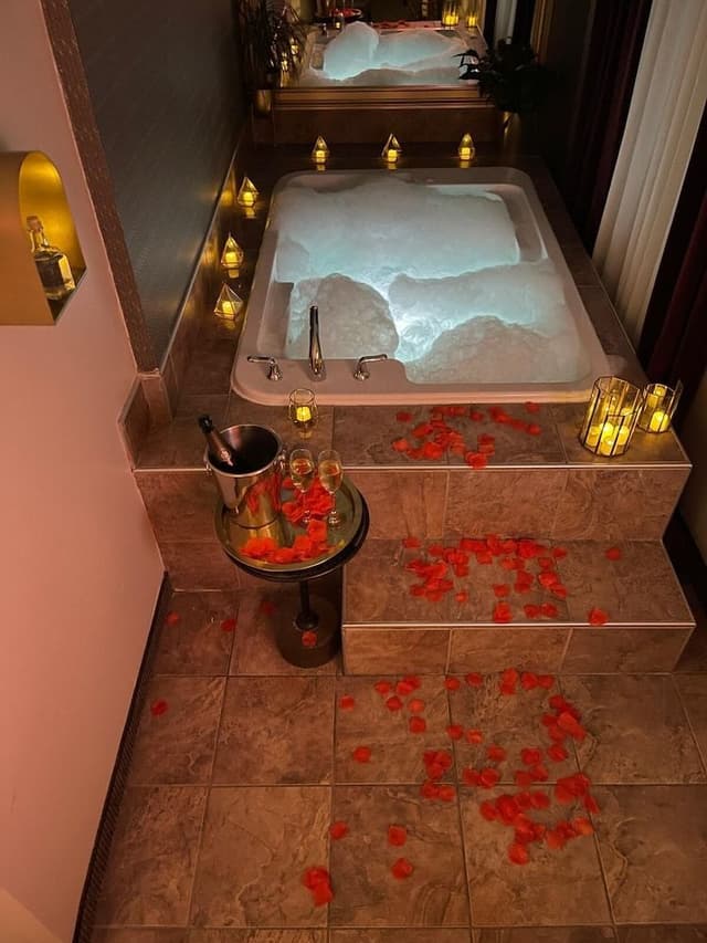Deluxe Room, Jetted Tub