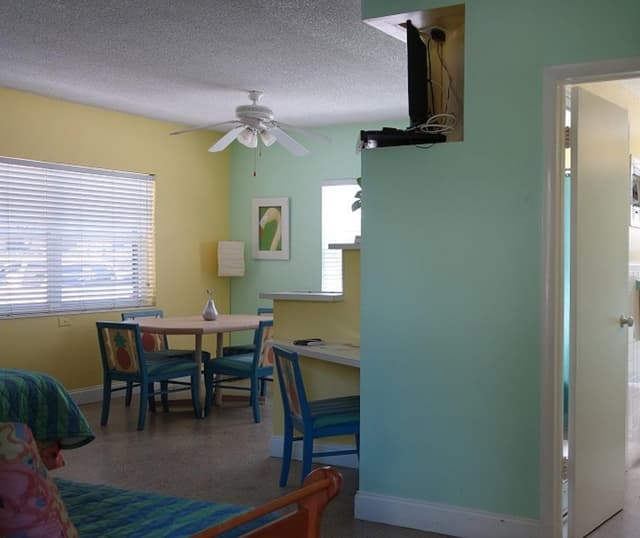 Deluxe Studio Suite, 1 Queen Bed with Sofa bed, Kitchen