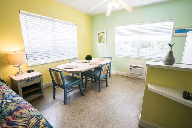 Deluxe Studio Suite, 1 Queen Bed with Sofa bed, Kitchen