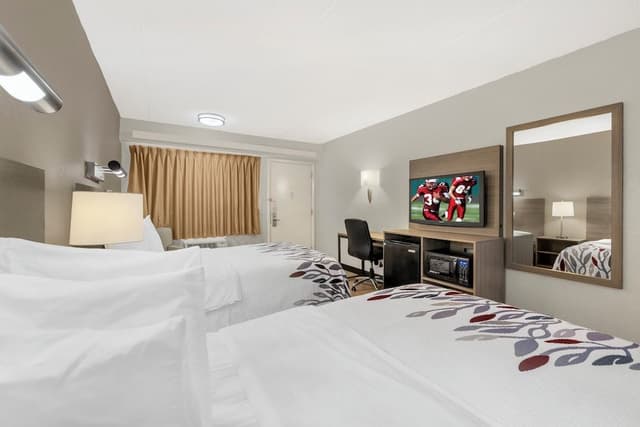 Deluxe Room, 2 Double Beds (Smoke Free)