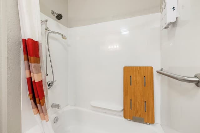 Superior Room, 1 King Bed, Accessible (Smoke Free)