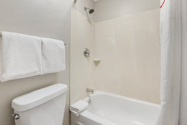 Superior Room, 1 King Bed (Smoke Free)