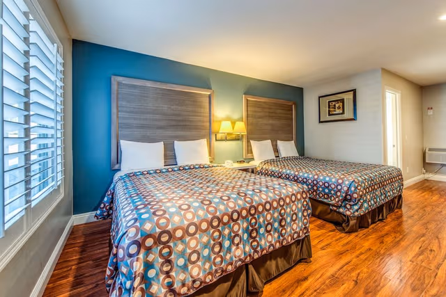 Room, 2 Queen Beds, Non Smoking