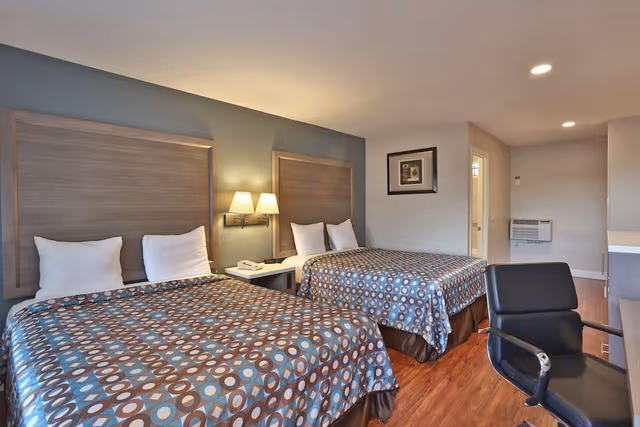 Room, 2 Queen Beds, Non Smoking