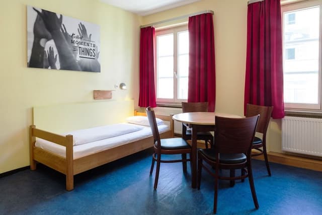 Room, Shared Bathroom (5 Beds)