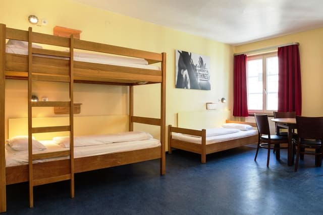 Room, Shared Bathroom (5 Beds)