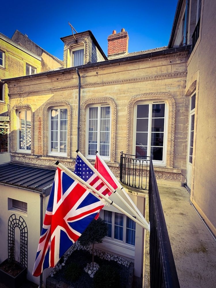 Churchill Hotel2