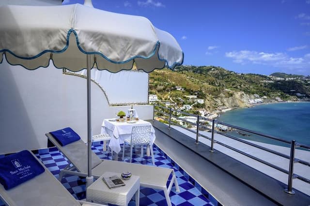Deluxe Room, 1 King Bed, Terrace, Sea View
