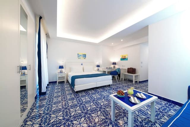 Deluxe Room, 1 King Bed, Non Smoking, Balcony