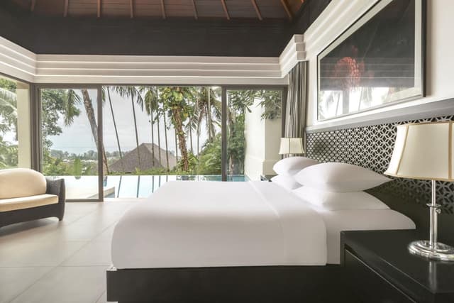 Tropical Pool Villa