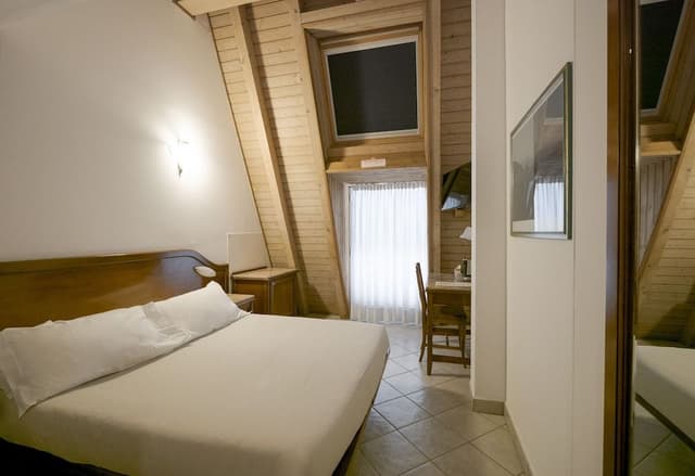 Superior Double Room, 1 Queen Bed, Courtyard Area