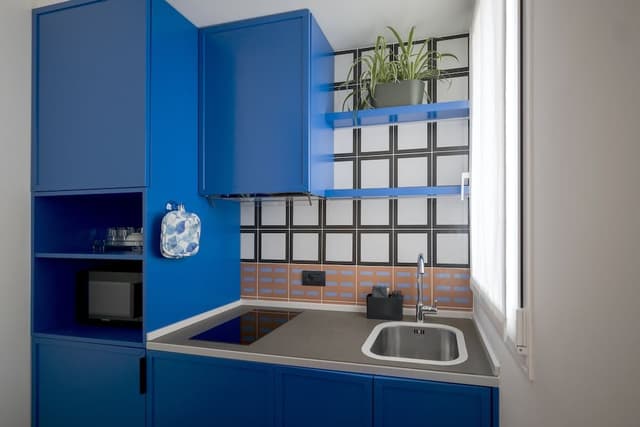 Studio Suite, 1 King Bed, Kitchenette, Courtyard Area