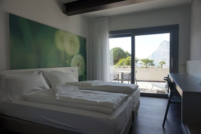 Superior Room, Lake View