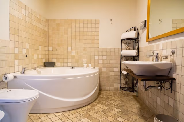 Junior Suite, Jetted Tub