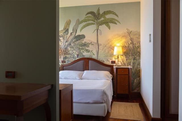 Junior Suite, Jetted Tub