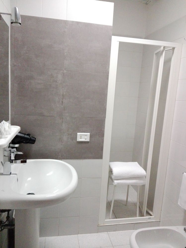 Bert Hotel4