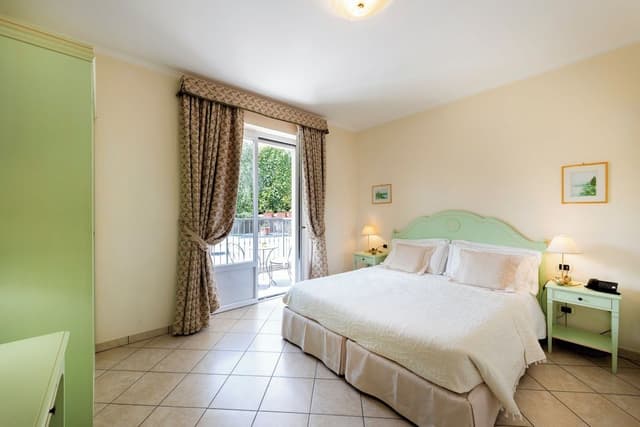 Standard Double Room, Garden View
