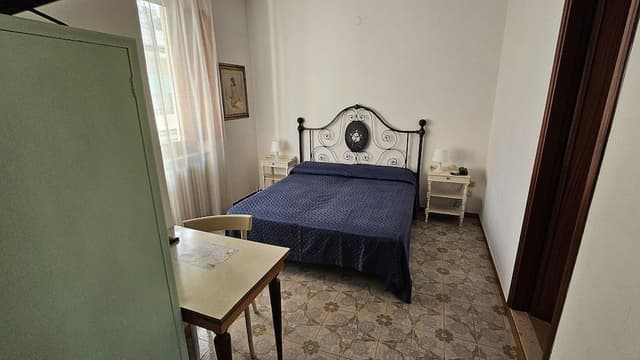 Double Room, 1 Queen Bed