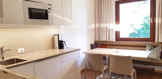 Deluxe Apartment, 4 Bedrooms, Annex Building (Palmengarten, cleaning fee 93.50 euro)