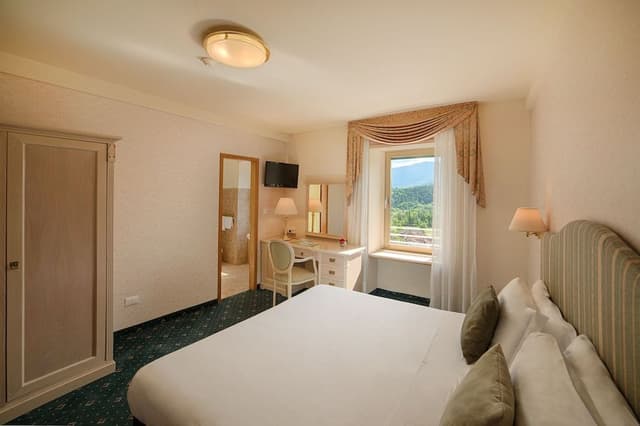 Economy Double Room, Lake View