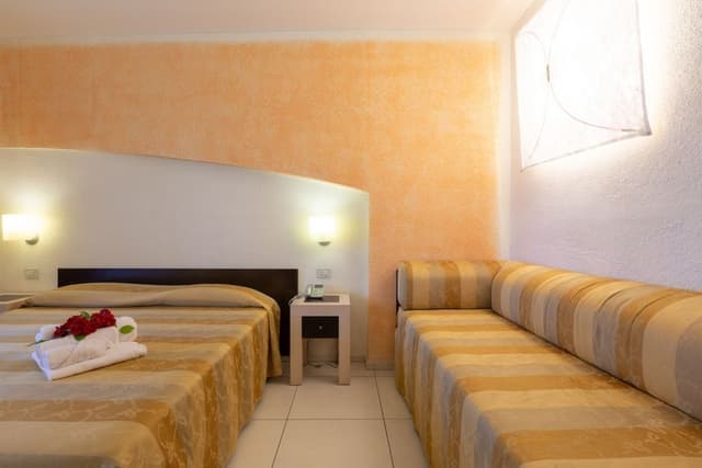 Comfort Triple Room