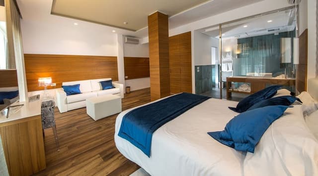 Junior Suite, Sea View (Beach access included)
