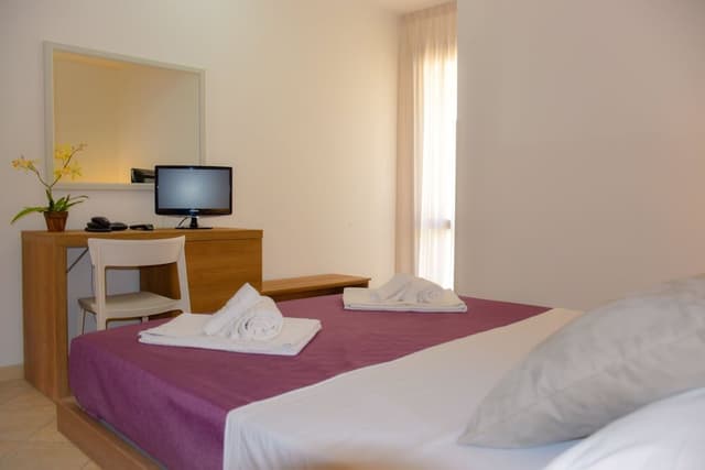 Deluxe Room, 1 Queen Bed