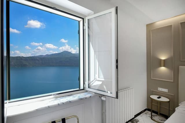 Superior Room, 1 Bedroom, Lake View, Lakeside